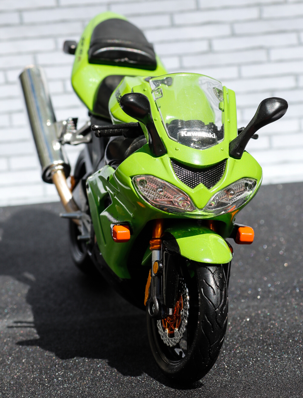 Maisto 1-12 Kawasaki ZX10R